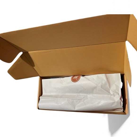 Vivaia GORGEOUS ❤️RED❤️ KNIT FLATS. NIB. SZ 43 (12) - Picture 8 of 10